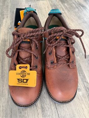 NWT & ORIGINAL BOX 
Women’s Ariat Brown Leather Composite-Toe Lace-Up Oxfords